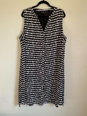 Apt. 9 Black & White Sleeveless V-Neck Shift Dress